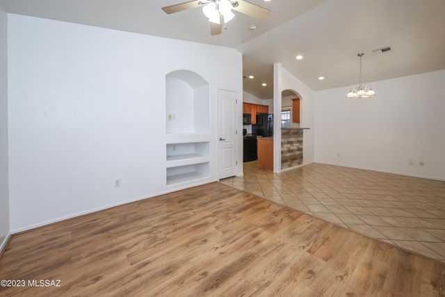 968 E Vuelta Suave, Tucson, AZ 85706