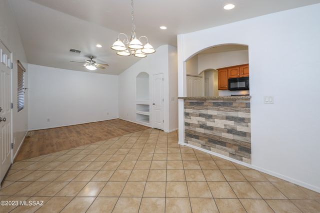 968 E Vuelta Suave, Tucson, AZ 85706