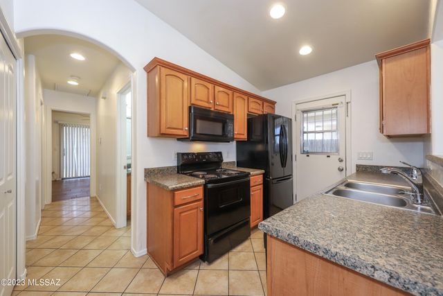 968 E Vuelta Suave, Tucson, AZ 85706