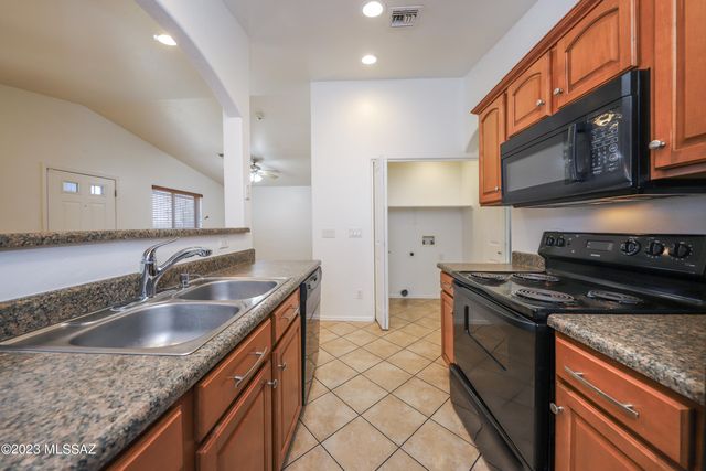 968 E Vuelta Suave, Tucson, AZ 85706