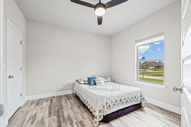 2772 Elkhorn Dr, Pace, FL 32571