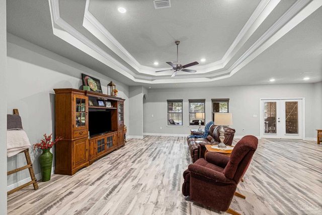 2772 Elkhorn Dr, Pace, FL 32571