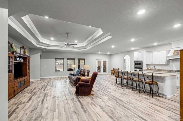 2772 Elkhorn Dr, Pace, FL 32571