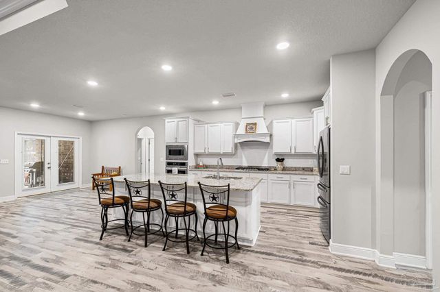 2772 Elkhorn Dr, Pace, FL 32571