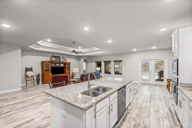 2772 Elkhorn Dr, Pace, FL 32571