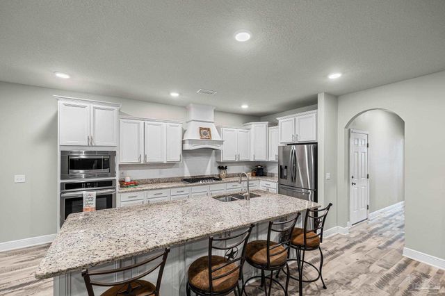 2772 Elkhorn Dr, Pace, FL 32571