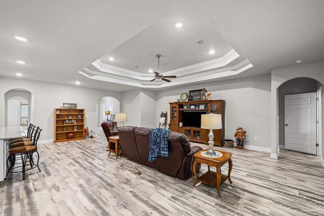 2772 Elkhorn Dr, Pace, FL 32571