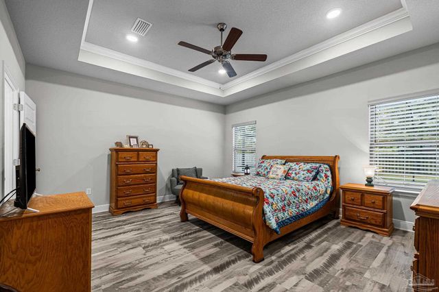 2772 Elkhorn Dr, Pace, FL 32571