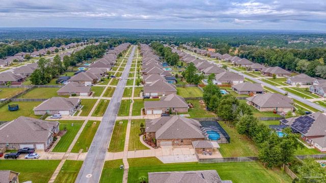 2772 Elkhorn Dr, Pace, FL 32571