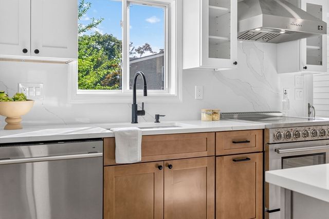 7 Joyce Rd, Arlington, MA 02474