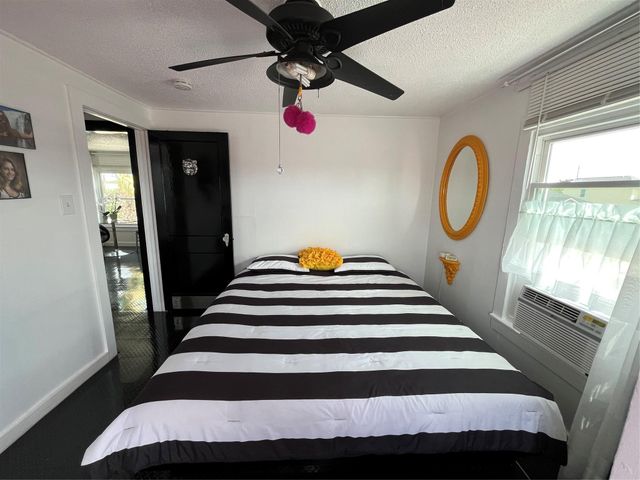 6625 Morris, Galveston, TX 77551