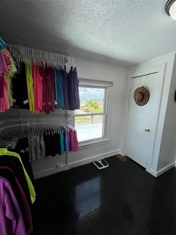 6625 Morris, Galveston, TX 77551