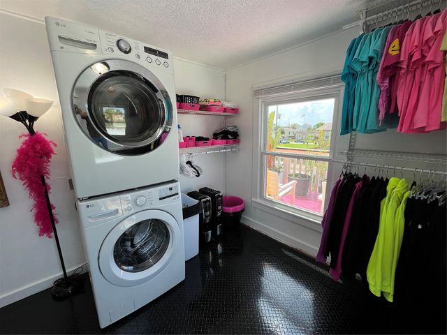 6625 Morris, Galveston, TX 77551