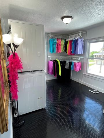 6625 Morris, Galveston, TX 77551