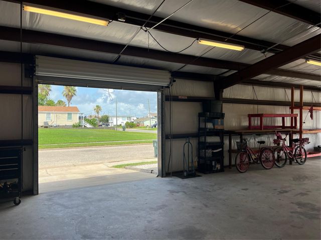6625 Morris, Galveston, TX 77551