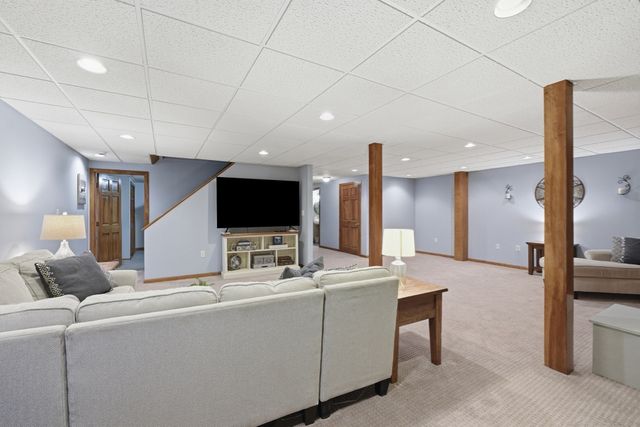 45 Boylston Circle, Shrewsbury, MA 01545