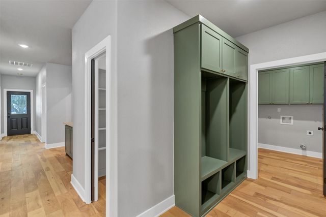 1010 Mustang Trail, Granbury, TX 76049