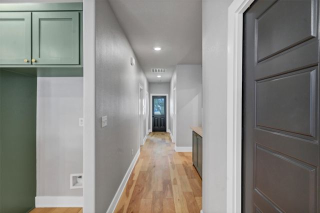 1010 Mustang Trail, Granbury, TX 76049