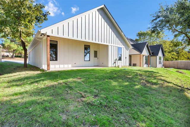 1010 Mustang Trail, Granbury, TX 76049