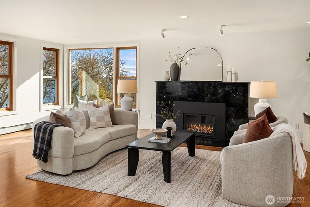 632 35th Avenue, Seattle, WA 98122