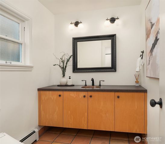 632 35th Avenue, Seattle, WA 98122