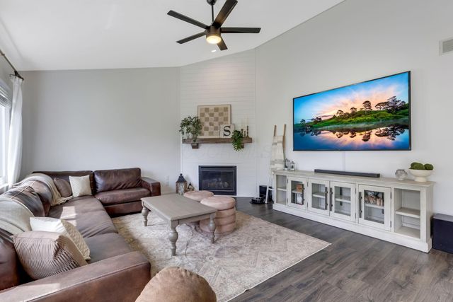 157 Trail E, Etna, OH 43062