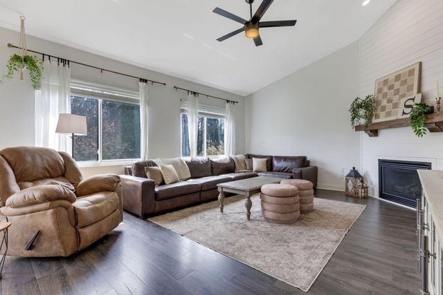 157 Trail E, Etna, OH 43062