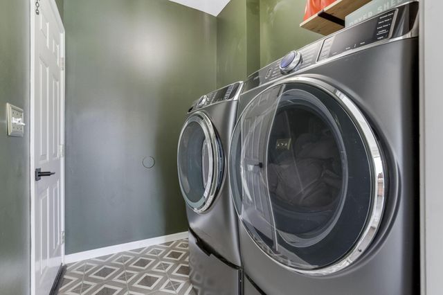 157 Trail E, Etna, OH 43062