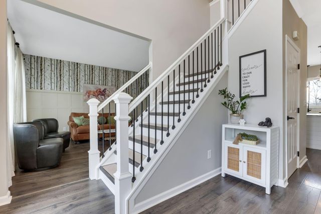 157 Trail E, Etna, OH 43062