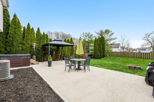 157 Trail E, Etna, OH 43062