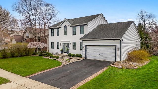 157 Trail E, Etna, OH 43062