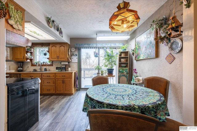 5628 S 92 Plaza, Omaha, NE 68127