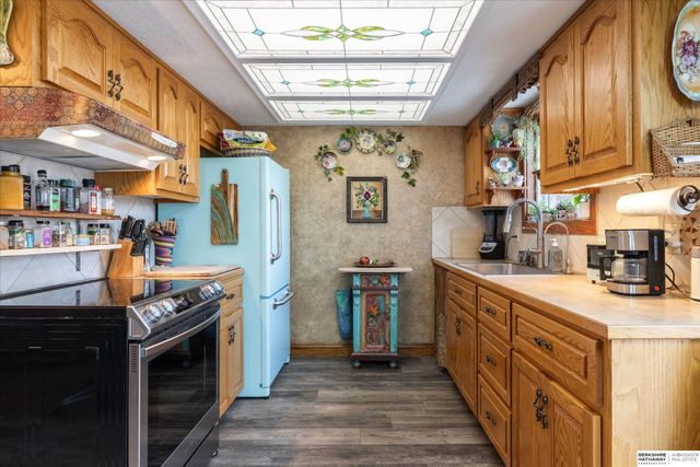 5628 S 92 Plaza, Omaha, NE 68127