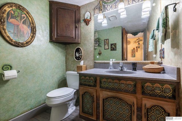 5628 S 92 Plaza, Omaha, NE 68127