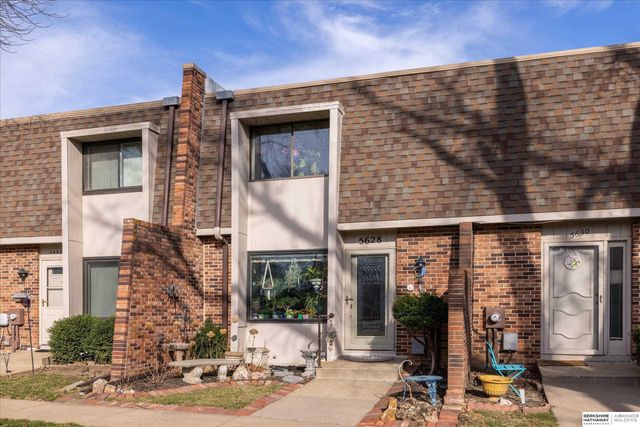 5628 S 92 Plaza, Omaha, NE 68127