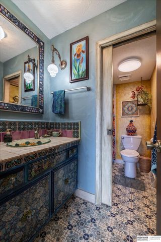 5628 S 92 Plaza, Omaha, NE 68127