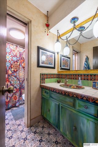 5628 S 92 Plaza, Omaha, NE 68127