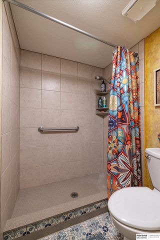 5628 S 92 Plaza, Omaha, NE 68127