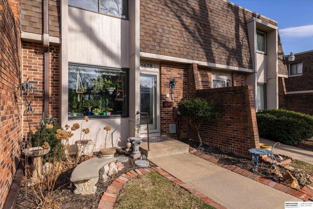 5628 S 92 Plaza, Omaha, NE 68127