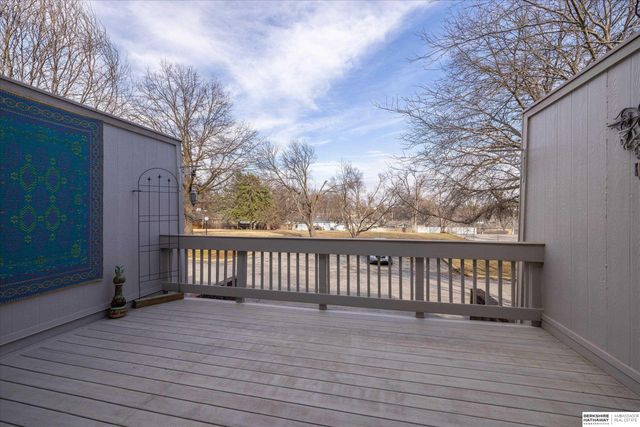 5628 S 92 Plaza, Omaha, NE 68127