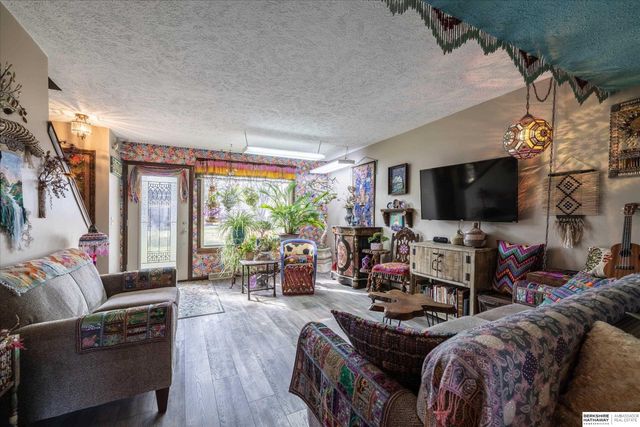 5628 S 92 Plaza, Omaha, NE 68127