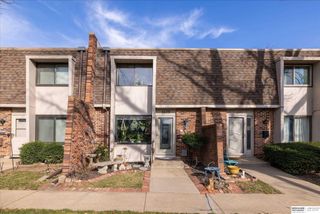 5628 S 92 Plaza, Omaha, NE 68127