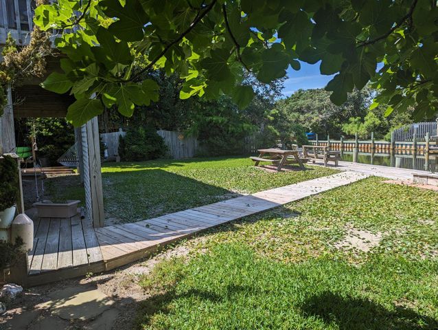 52 Fish Camp Ln Lot 94, Ocracoke, NC 27960