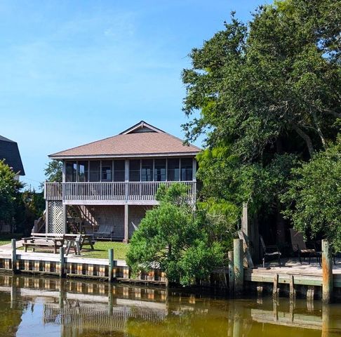 52 Fish Camp Ln Lot 94, Ocracoke, NC 27960