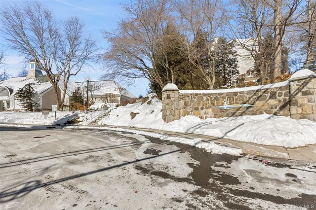 321 Northview Court, Peekskill, NY 10566