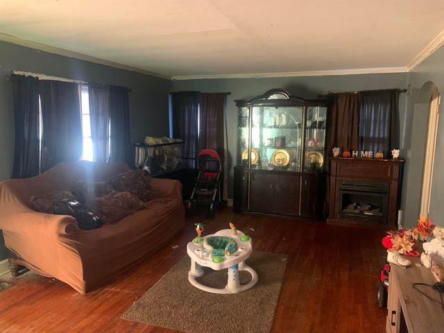 370 E COLLEGE AVE, Holly Springs, MS 38635