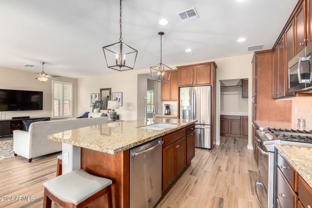 13231 W HUMMINGBIRD Terrace, Peoria, AZ 85383