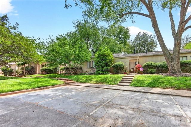 8007 Horse Chestnut Lane, Charlotte, NC 28277