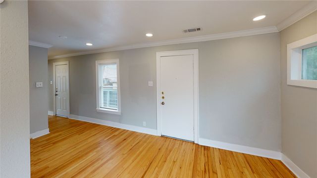 5842 Prospect Avenue, Dallas, TX 75206