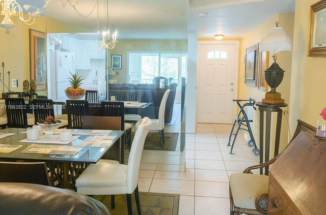 671 S Hollybrook Dr 302, Pembroke Pines, FL 33025